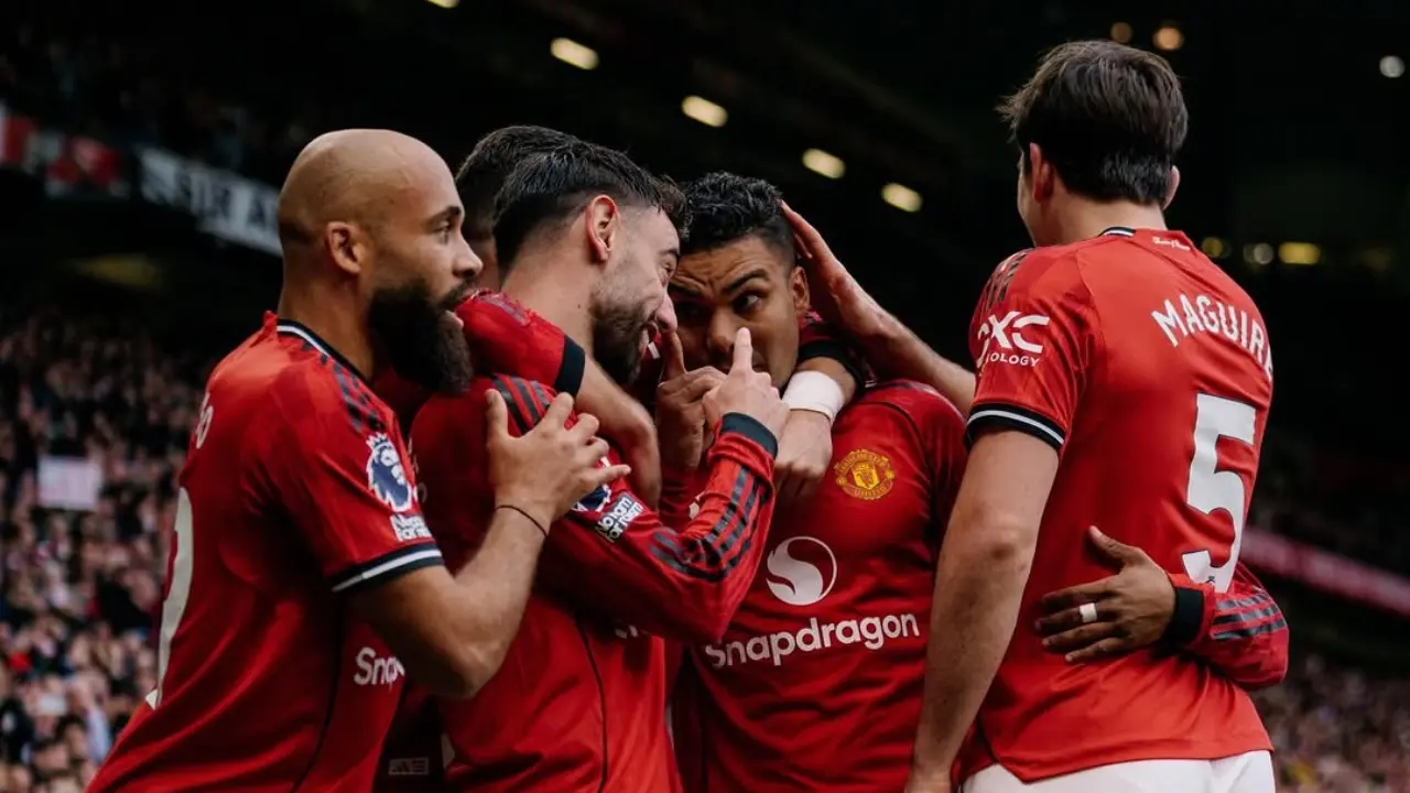 Hasil Akhir Manchester United Vs Aston Villa 3 1 Dua Assist Bruno Fernandes Bawa Setan Merah Menang Meyakinkan