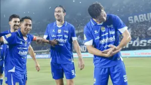 Hasil Persib Bandung vs Persik Kediri 3-0: Dwigol Andrew Jung dan Penalti Thom Haye Amankan Tiga Poin
