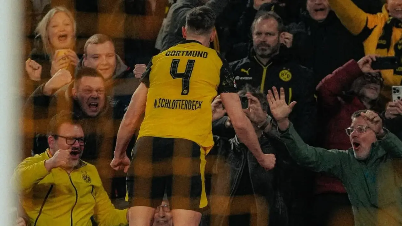 Hasil Sementara Dortmund Vs Bayern Munchen 1 0 Nico Schlotterbeck Bawa Die Borussen Unggul