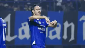 Hasil Sementara Persib Bandung vs Persik Kediri 3-0: Gol Tambahan Andrew Jung Perlebar Keunggulan Tuan Rumah