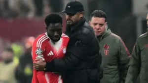 Kabar Buruk Bagi Bayern Munchen, Alphonso Davies Kembali Cedera di Laga Liga Champions