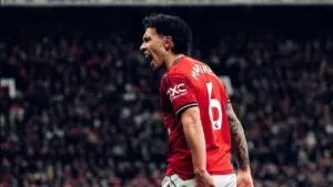 Lisandro Martinez Dipastikan Absen Bela Manchester United vs Aston Villa Akibat Cedera Betis