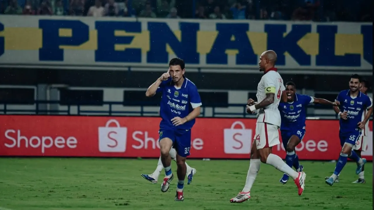 Persib Bandung Hadapi Borneo Fc Tanpa Thom Haye Akibat Akumulasi Kartu Kuning