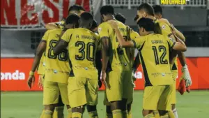 Semen Padang Sukses Tumbangkan PSBS Biak 2-0, Andre Rosiade Guyur Bonus Rp100 Juta