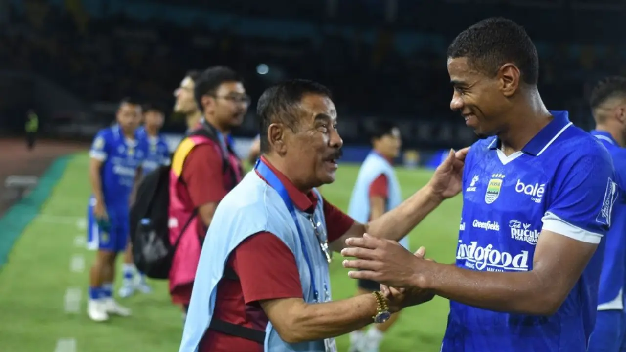 Umuh Muchtar Ingatkan Pemain Persib Bandung Agar Tidak Anggap Remeh Persebaya Surabaya