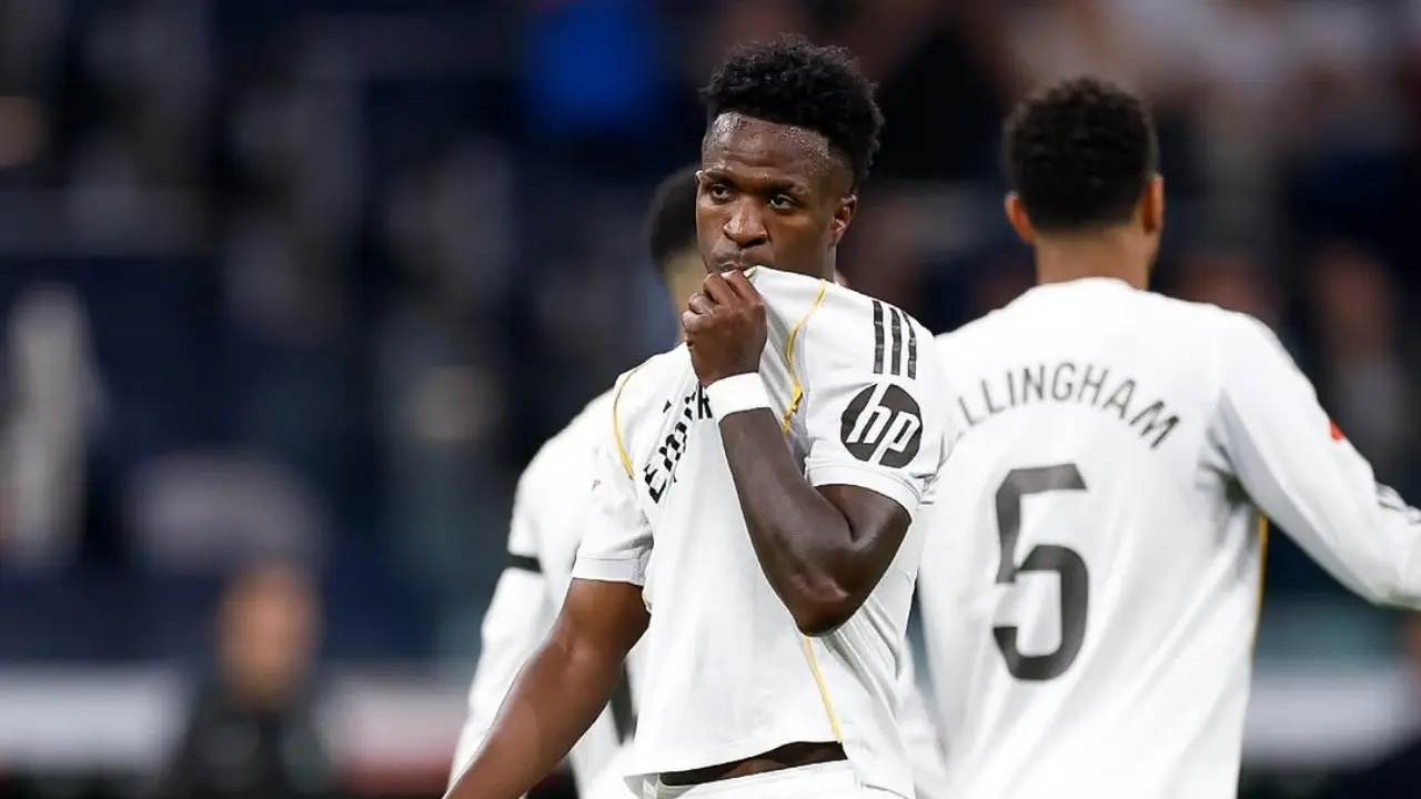 Florentino Pérez Pasang Badan dan Jamin Masa Depan Vinícius di Madrid