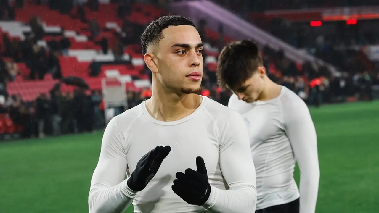 Sergino Dest Ingin Kembali ke Barcelona, Sebut Gaya Mainnya Cocok dengan Flick