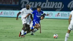 Klasemen Liga 1 Terbaru: Persib Bandung Tetap di Puncak usai Ditahan Imbang Arema FC