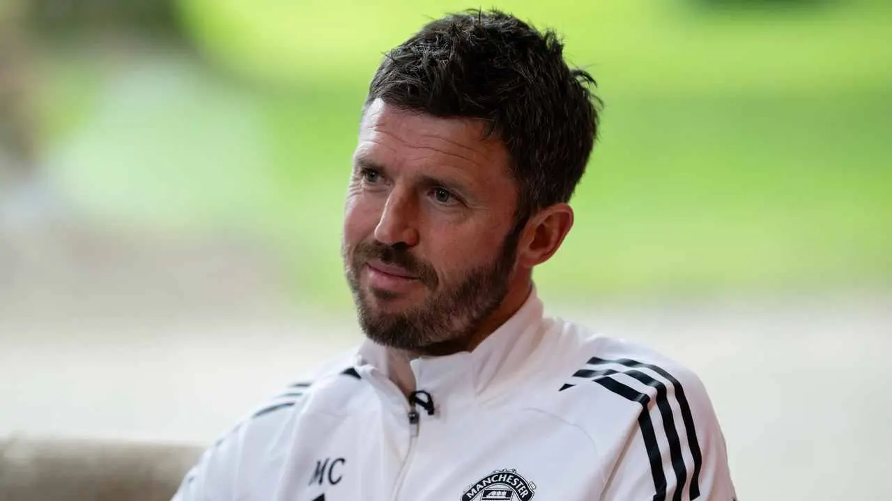 Michael Carrick Berpeluang Samai Rekor Kandang Carlo Ancelotti Pekan Ini