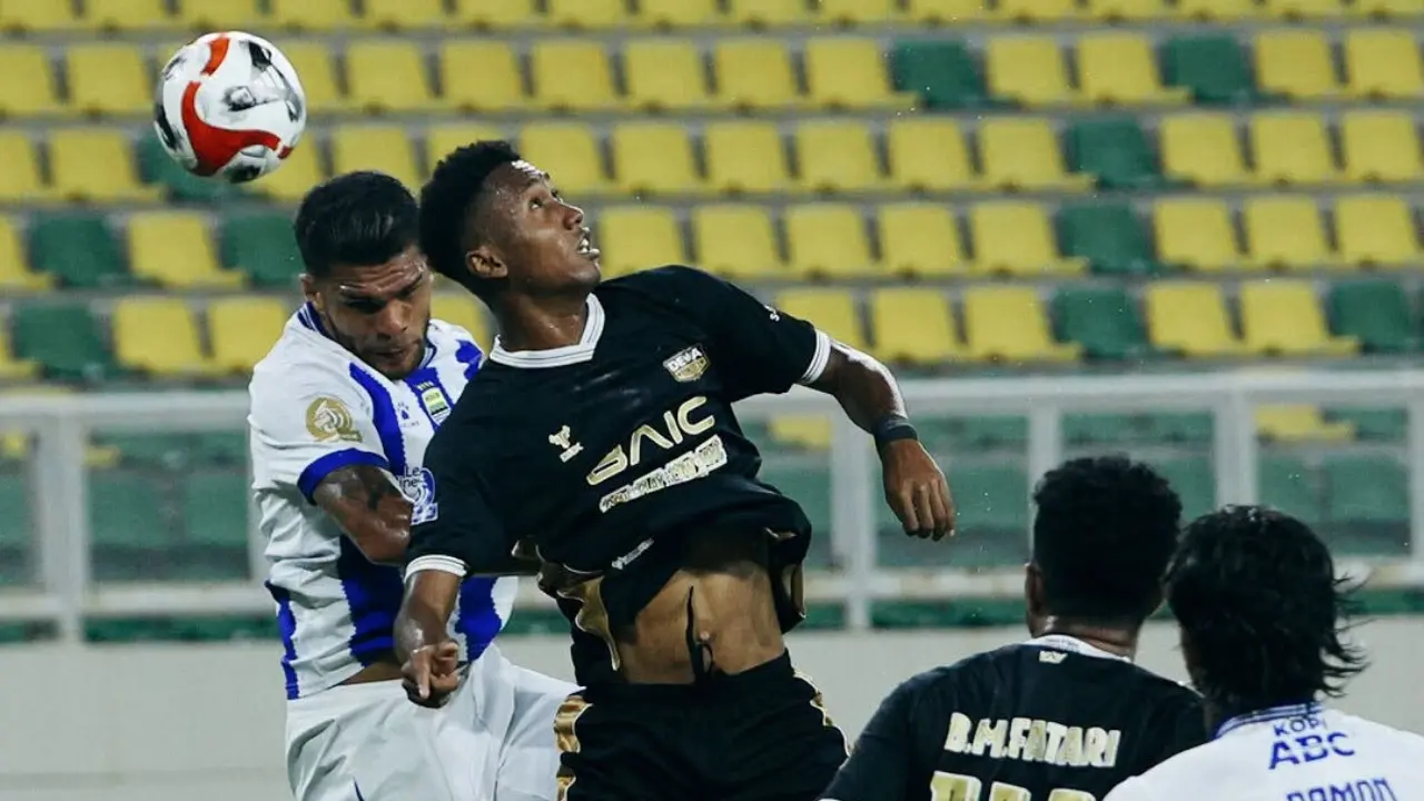 Klasemen Liga 1 Terbaru: Ditahan Imbang Dewa United, Posisi Puncak Persib Bandung Terancam