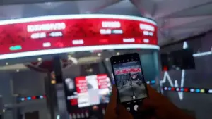 IHSG Melemah 1,1% di Sesi Pertama, Lima Saham Malah Naik Signifikan