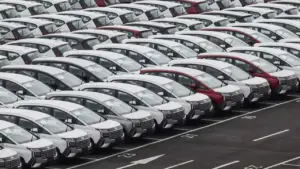 Kenaikan BI Rate Dinilai Tekan Penjualan Mobil, Industri Otomotif Waspada
